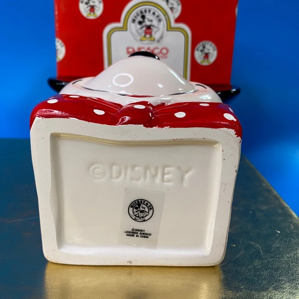 Walt Disney Mickey Mouse Vintage Sculptured Ceramic Vase ENESCO NWT